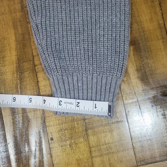 Textured Crewneck Pullover Gray Sweater- L - Picture 5 of 10